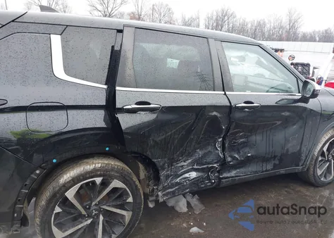 2022 Mitsubishi Outlander Es 2.5 S-Awc z USA, uszkodzony, nr VIN JA4J4TA83NZ082642